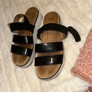 Ugg Platform Sandals 🖤🤎